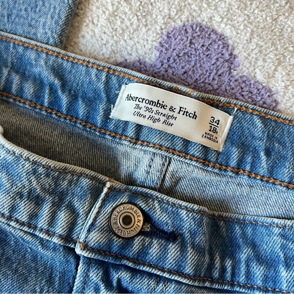 Abercrombie & Fitch 90’s Straight Ultra Rise Denim Jeans - Picture 3 of 5